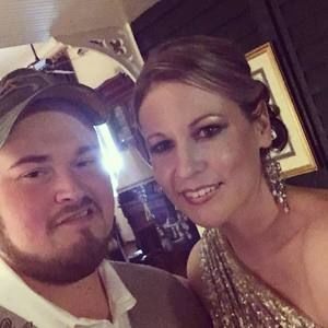 Meet your Posher, Cara